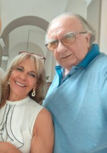 Domenica alle 17 30 al Caffè Dei Due Mondi si presentano Floria Bufano e Maurizio Vitiello con Luca Filipponi Arte